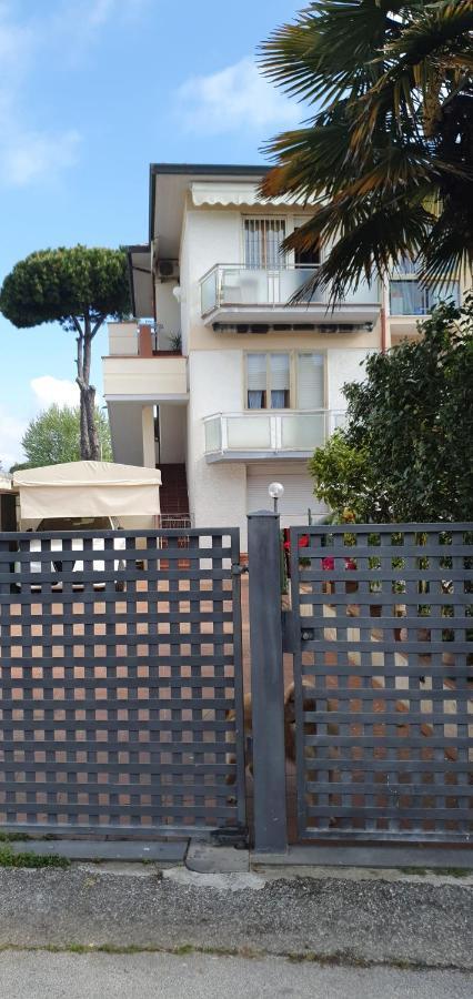 Happy King Appartement Lido di Camaiore Buitenkant foto